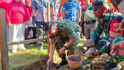 Dandim 1314/Gorut Letkol Inf Rayner Wajong Resmikan Peletakan Batu Pertama Pembangunan Gerai Koperasi Desa Merah Putih di Gorut