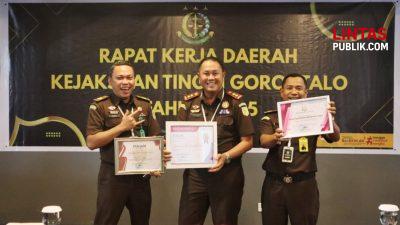 Tunjukkan Kinerja Gemilang, Jaksa Bagas Prasetyo Utomo Antar Bidang Pidsus Kejari Gorut Raih Peringkat 2 Terbaik Se-Gorontalo