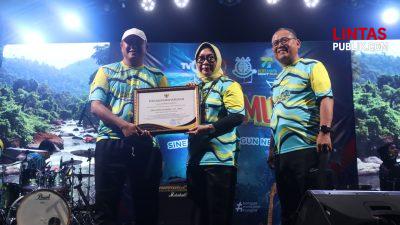 Zam Zam Ikhwan Dinobatkan Mitra Terbaik Pemda, Berhasil Pulihkan Keuangan Daerah Rp1,6 Miliar